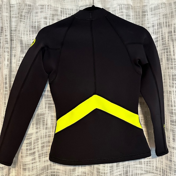 Roxy Black and Yellow Long Sleeve Swim Top - Picture 5 of 5